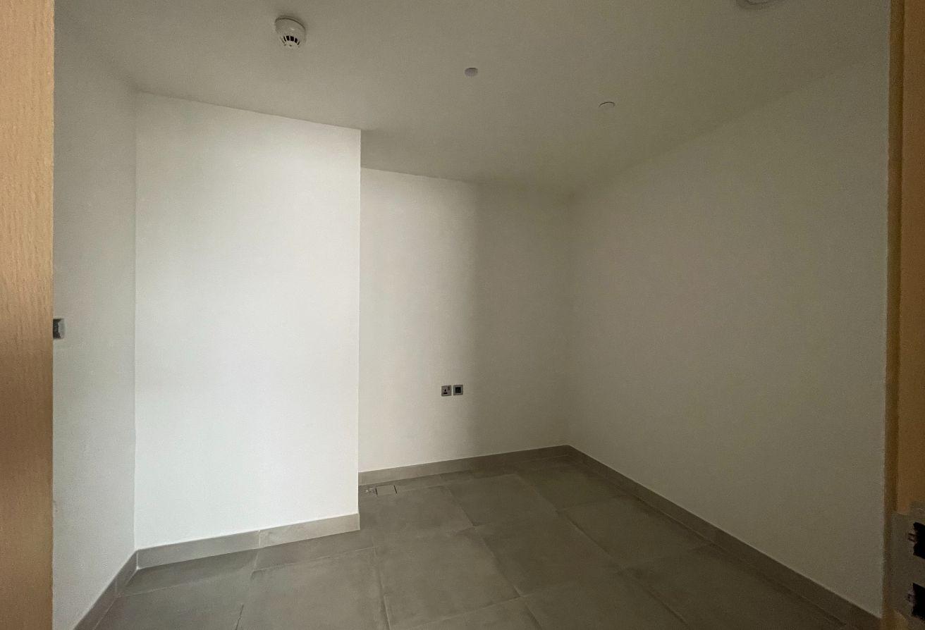 Fully Furnished | Free Gas & AC | Prime Location photo 6