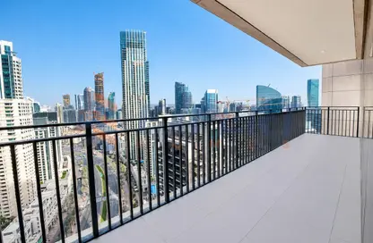 Apartment - 3 Bedrooms - 3 Bathrooms for rent in Boulevard Crescent Tower 1 - BLVD Crescent - Downtown Dubai - Dubai