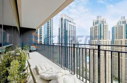 Apartment - 3 Bedrooms - 3 Bathrooms for rent in Boulevard Crescent Tower 1 - BLVD Crescent - Downtown Dubai - Dubai