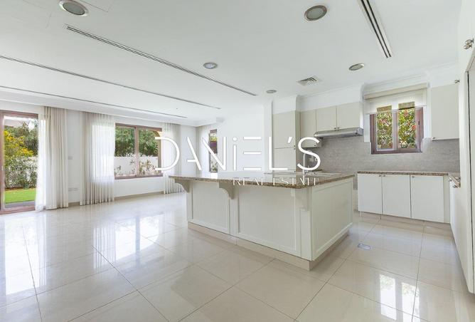 82802054 - Property Image 3