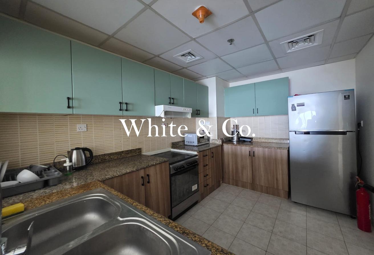 FULLY FURNISHED | MID FLOOR | VACANT NOW photo 7
