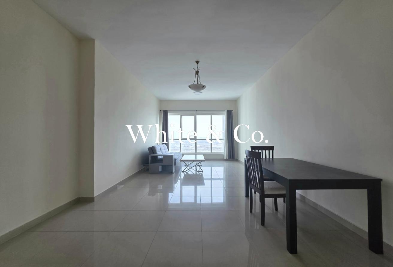 FULLY FURNISHED | MID FLOOR | VACANT NOW photo 4