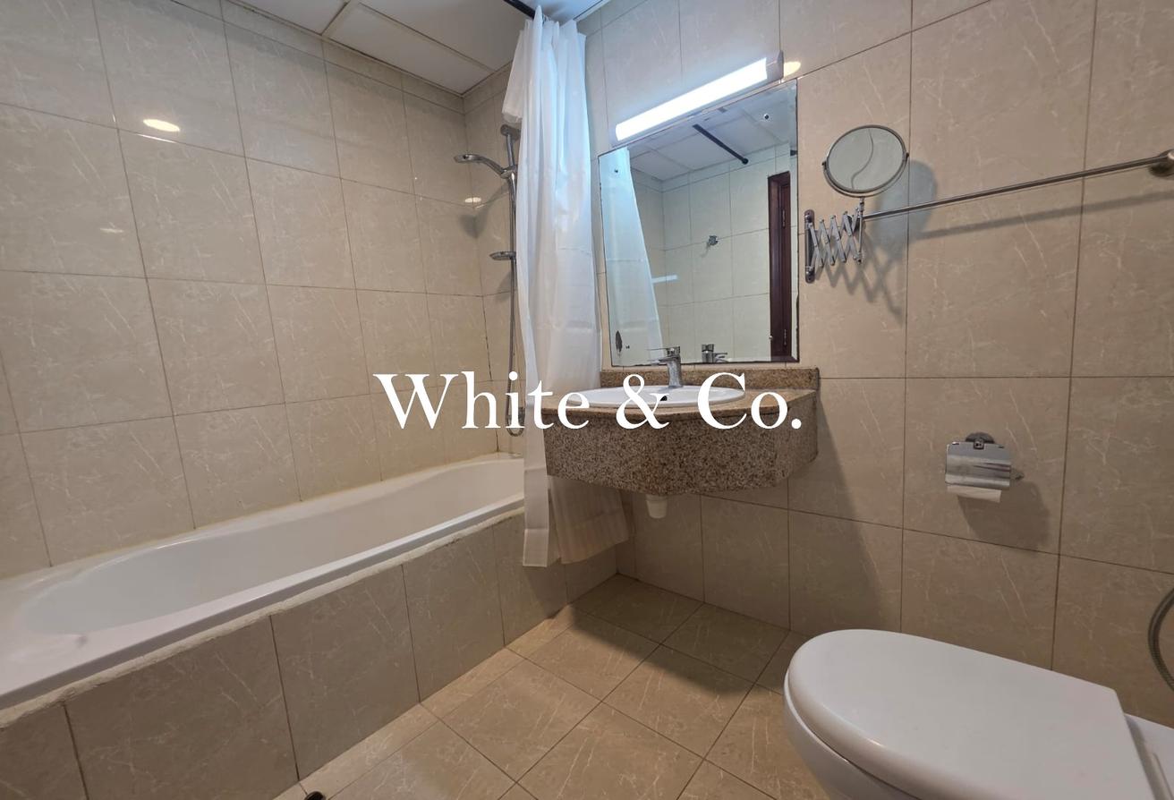 FULLY FURNISHED | MID FLOOR | VACANT NOW photo 8