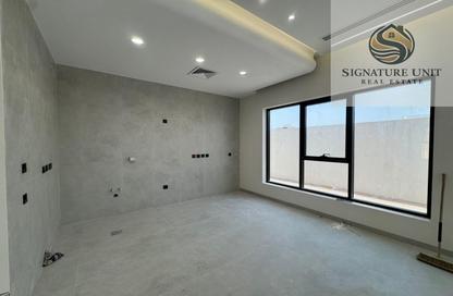 Villa - 4 Bedrooms - 6 Bathrooms for rent in Al Aweer 1 - Al Aweer - Dubai