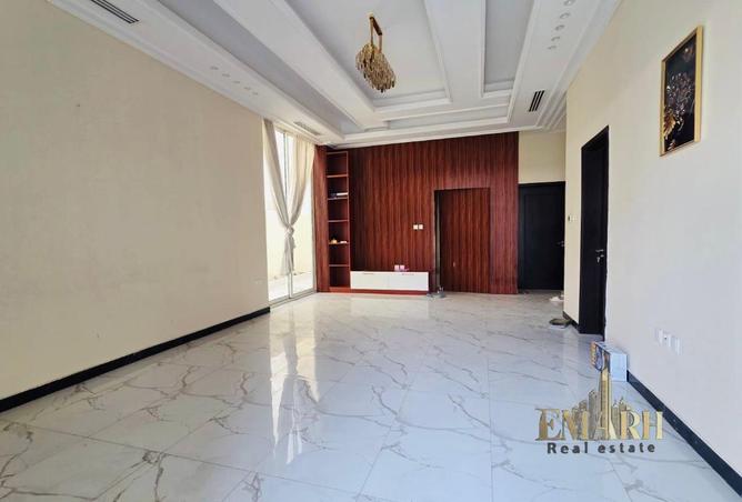 87464489 - Property Image 3