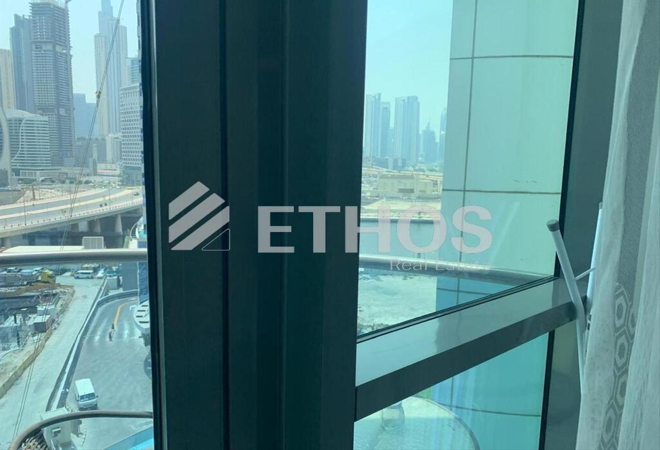 Fully Furnished | Spacious | Burj Khalifa View photo 8