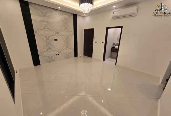 165554965 - Property Image 3