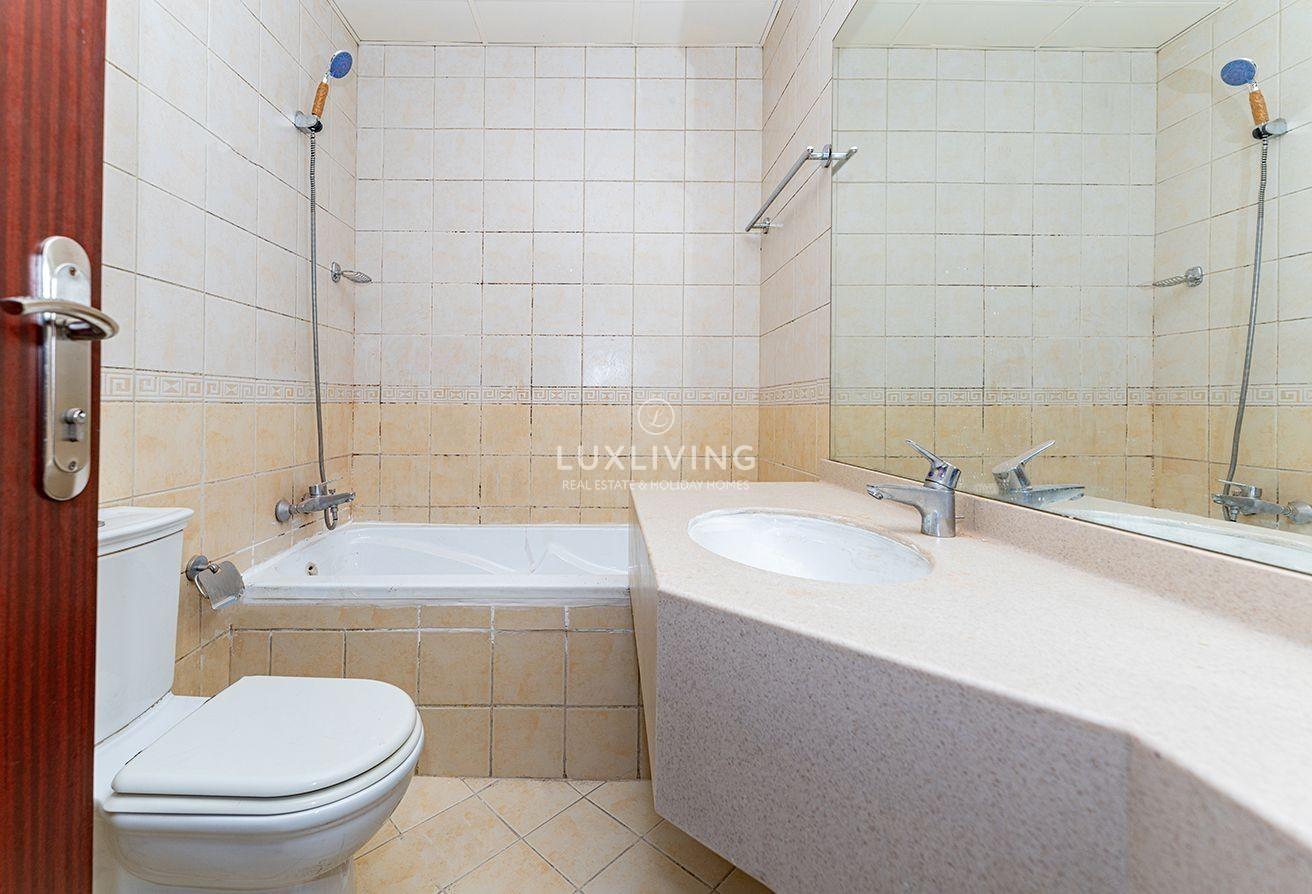 Spacious | Bright | Chiller Free| Vacant photo 9