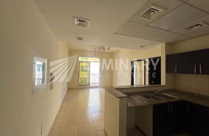 Apartment - 1 - 1 for rent in Mazaya 25 - Queue Point - Liwan - Dubai