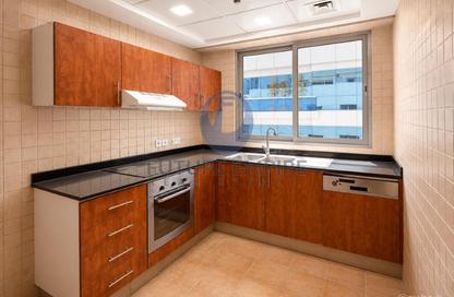 Apartment - 2 Bedrooms - 3 Bathrooms for rent in Blue Waves Residence - Al Mankhool - Bur Dubai - Dubai