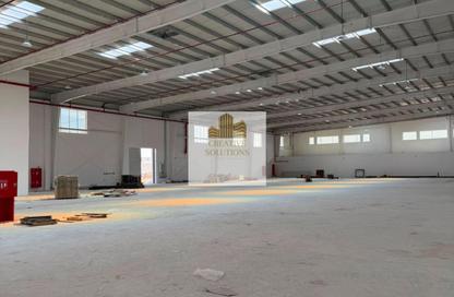 Warehouse - Studio - 3 Bathrooms for rent in Umm Al Thuoob - Umm Al Quwain