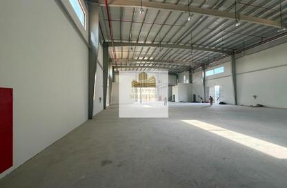 Warehouse - Studio - 3 Bathrooms for rent in Umm Al Thuoob - Umm Al Quwain