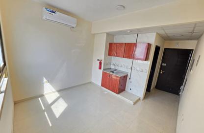 Apartment - Studio - 1 for rent in Muwaileh 3 Building - Muwaileh - Sharjah