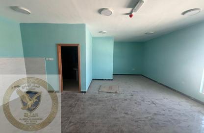 Factory - Studio - 5 Bathrooms for rent in Al Sajaa S - Al Sajaa - Sharjah Factory - Studio - 5 Bathrooms for rent in Al Sajaa S - Al Sajaa - Sharjah