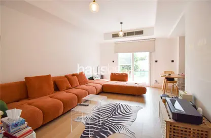 فيلا - 2 غرف نوم - 2 حمامات للبيع في الينابيع 11 - الينابيع - دبي