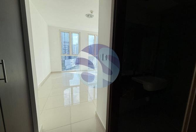 2OvpidSUkaW - Property Main Image