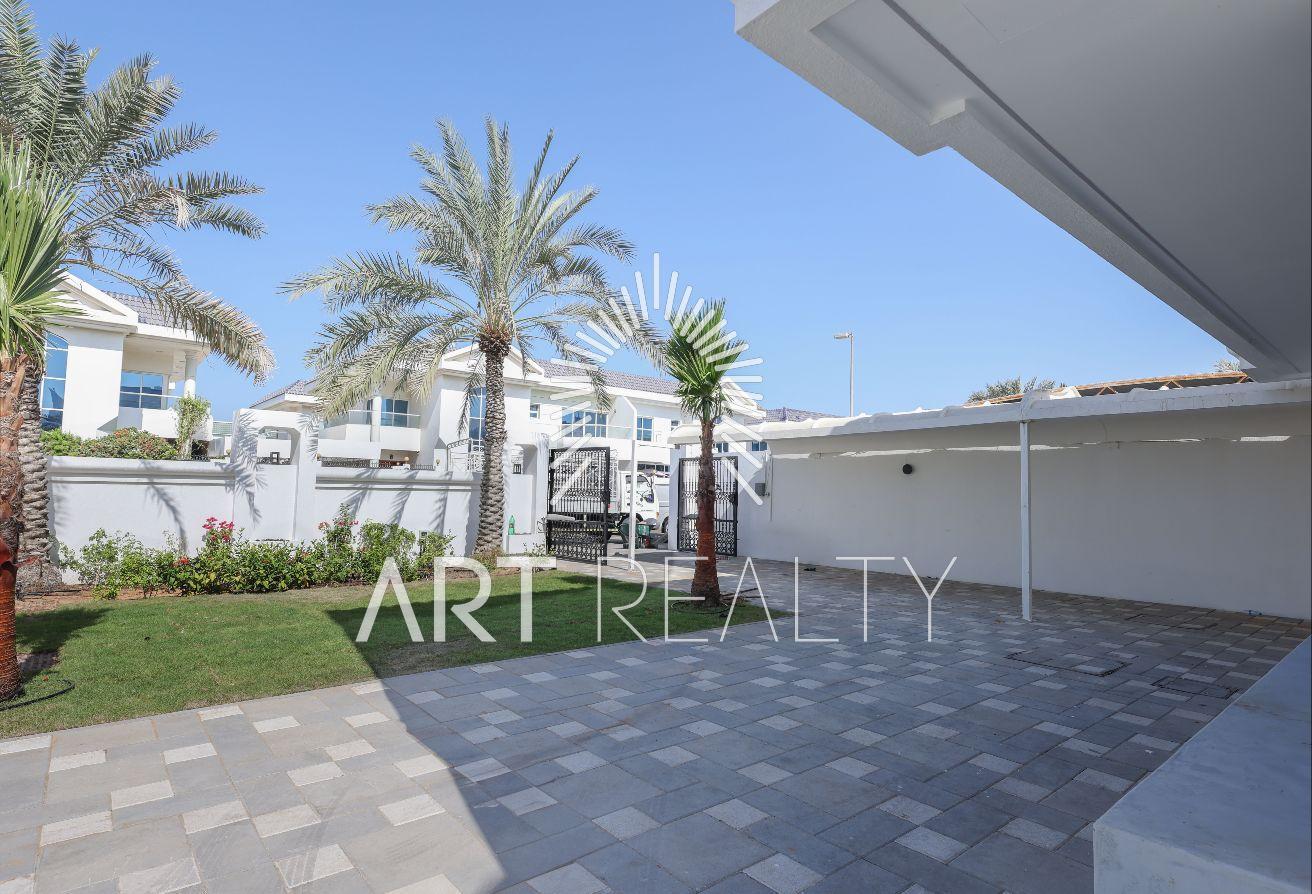 Modern 5BR + M | Landscaped Garden | Private Pool photo 27