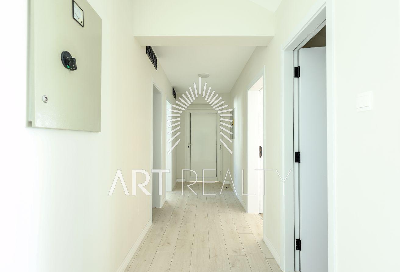 Modern 5BR + M | Landscaped Garden | Private Pool photo 11