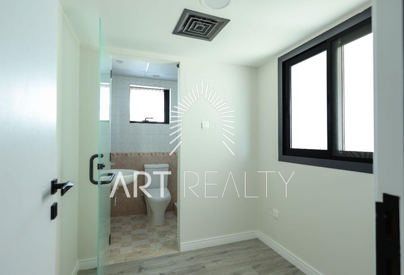 Modern 5BR + M | Landscaped Garden | Private Pool photo 21