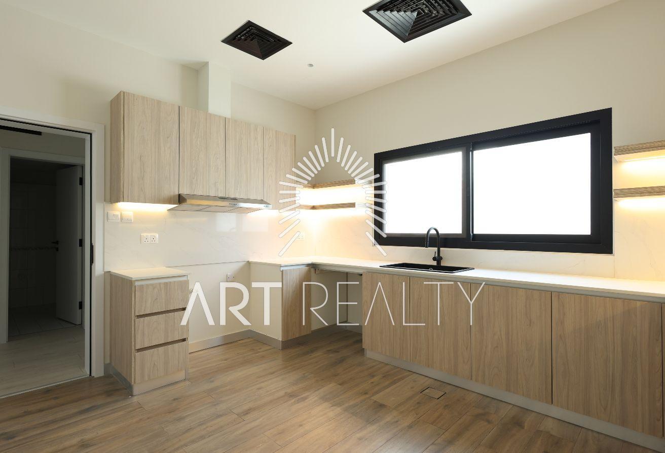 Modern 5BR + M | Landscaped Garden | Private Pool photo 12