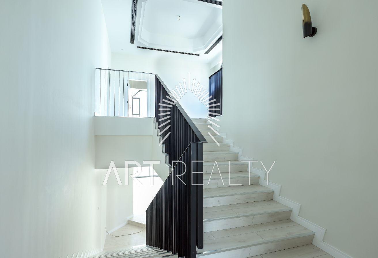 Modern 5BR + M | Landscaped Garden | Private Pool photo 14