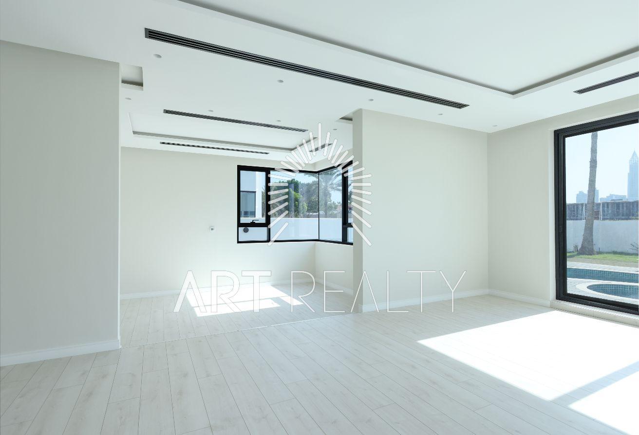 Modern 5BR + M | Landscaped Garden | Private Pool photo 5
