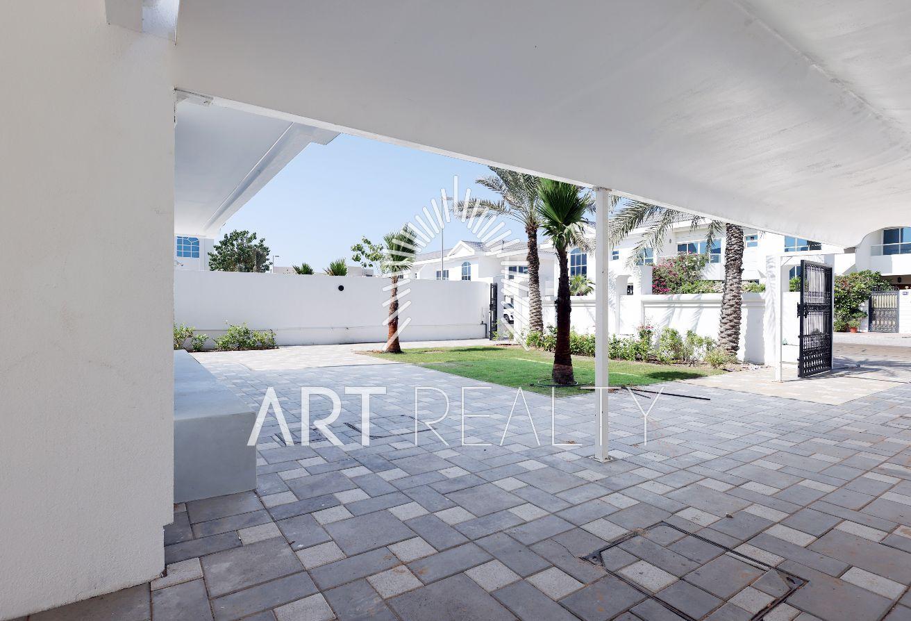Modern 5BR + M | Landscaped Garden | Private Pool photo 28