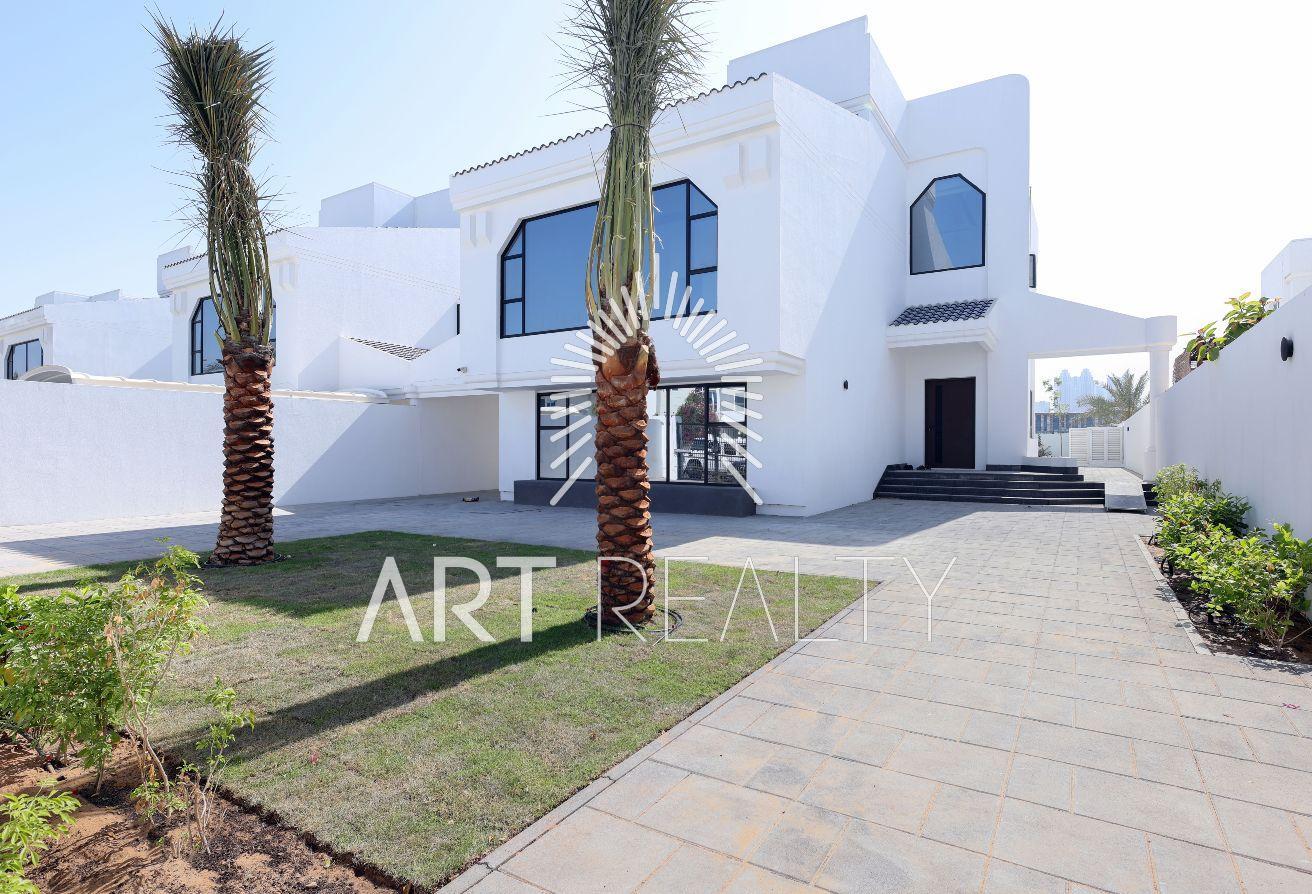Modern 5BR + M | Landscaped Garden | Private Pool photo 4