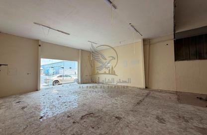 Warehouse - Studio - 1 for rent in Industrial Building 13 - Industrial Area 13 - Sharjah Industrial Area - Sharjah