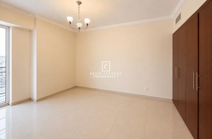 Apartment - 1 - 2 for rent in Oasis Tower 1 - Dubai Sports City - Dubai