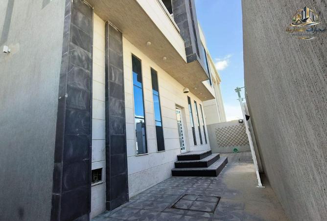 77398151 - Property Image 2