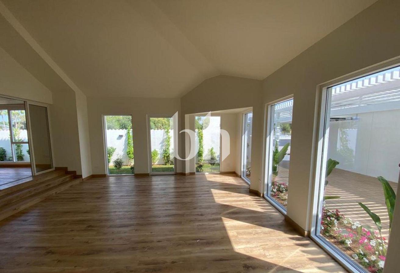 Fully Renovated | Modern | Pool | Gym | Pvt Garden photo 4