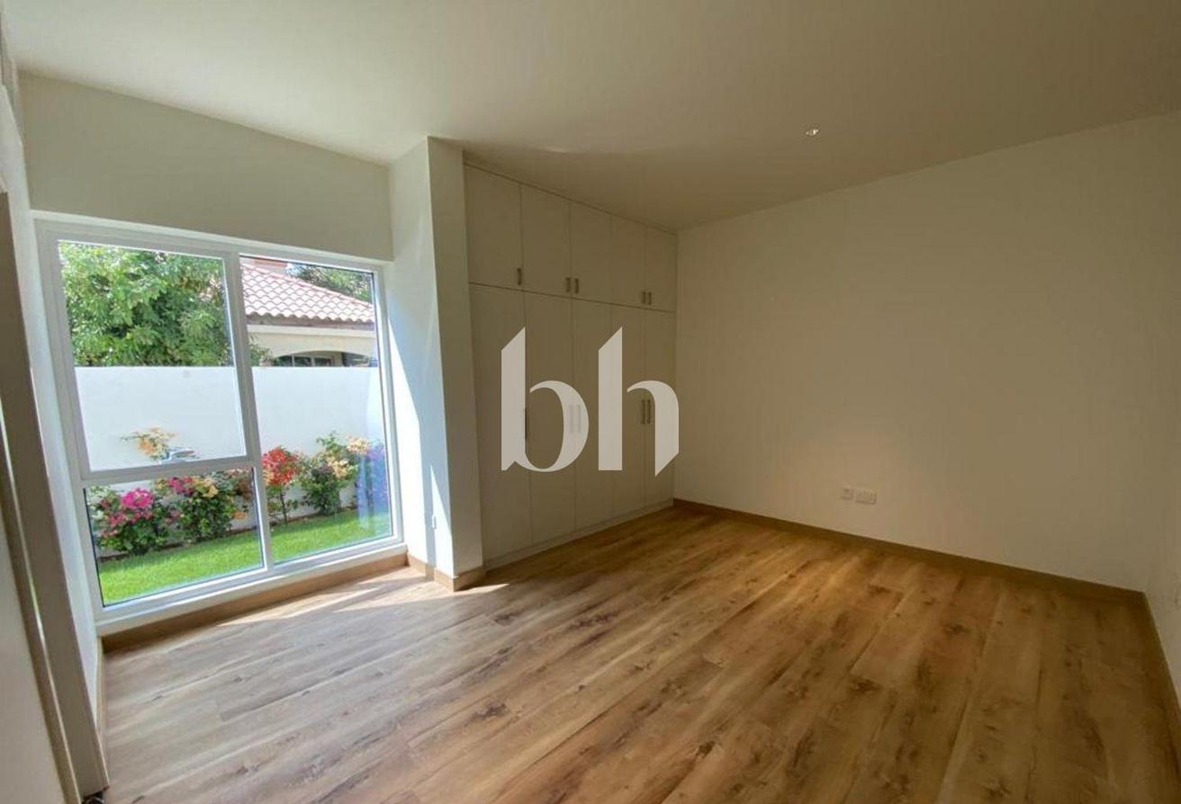Fully Renovated | Modern | Pool | Gym | Pvt Garden photo 8