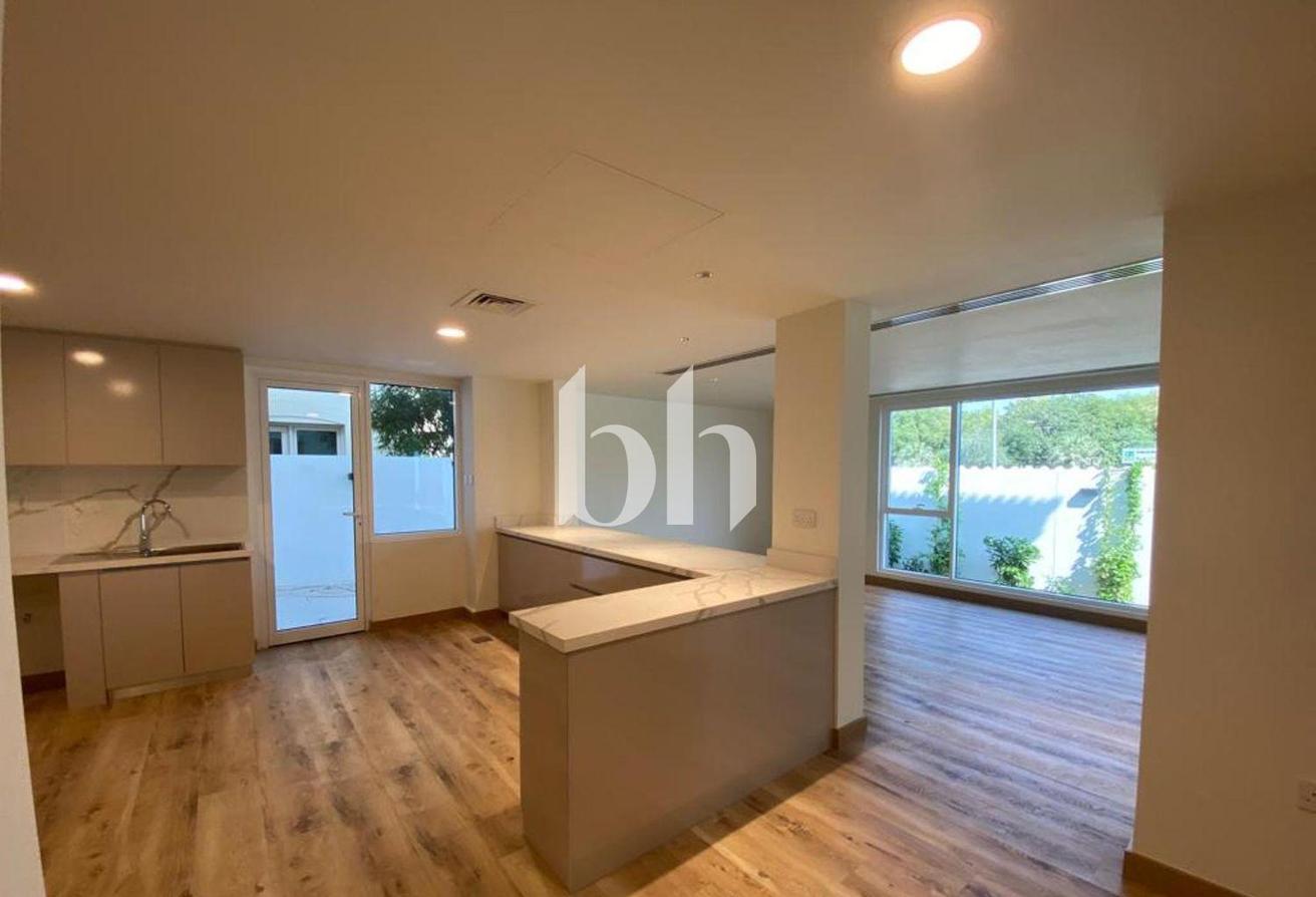 Fully Renovated | Modern | Pool | Gym | Pvt Garden photo 6