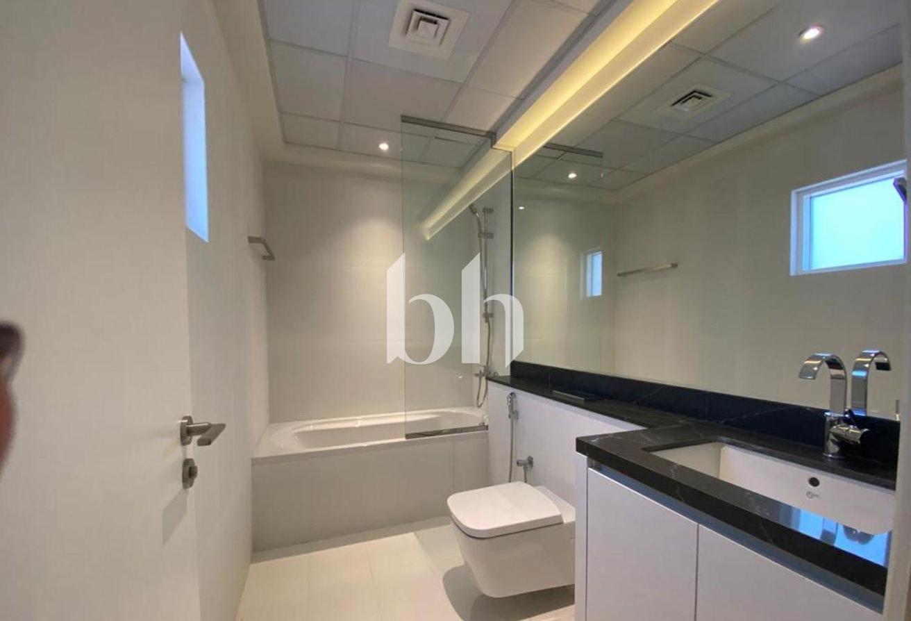 Fully Renovated | Modern | Pool | Gym | Pvt Garden photo 20