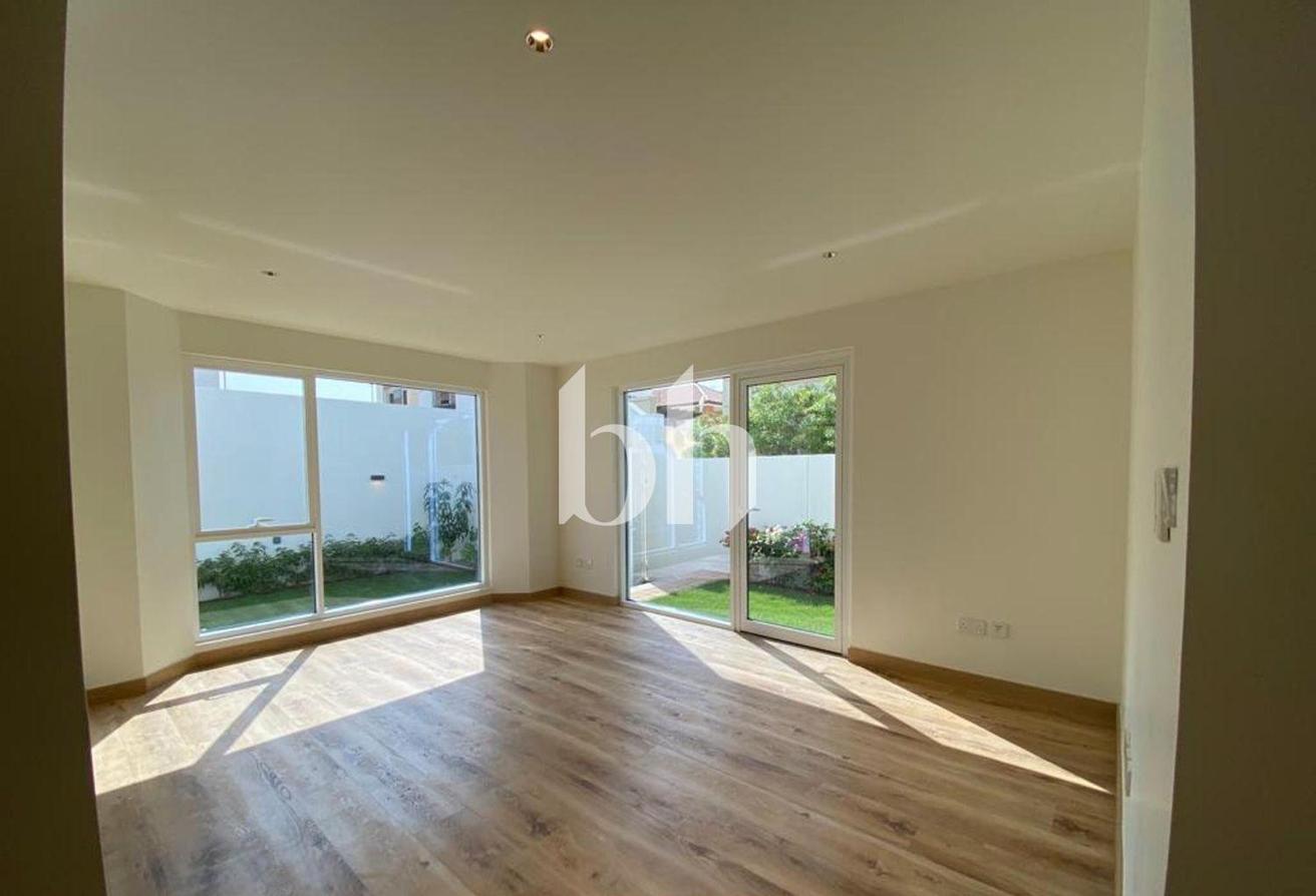 Fully Renovated | Modern | Pool | Gym | Pvt Garden photo 10
