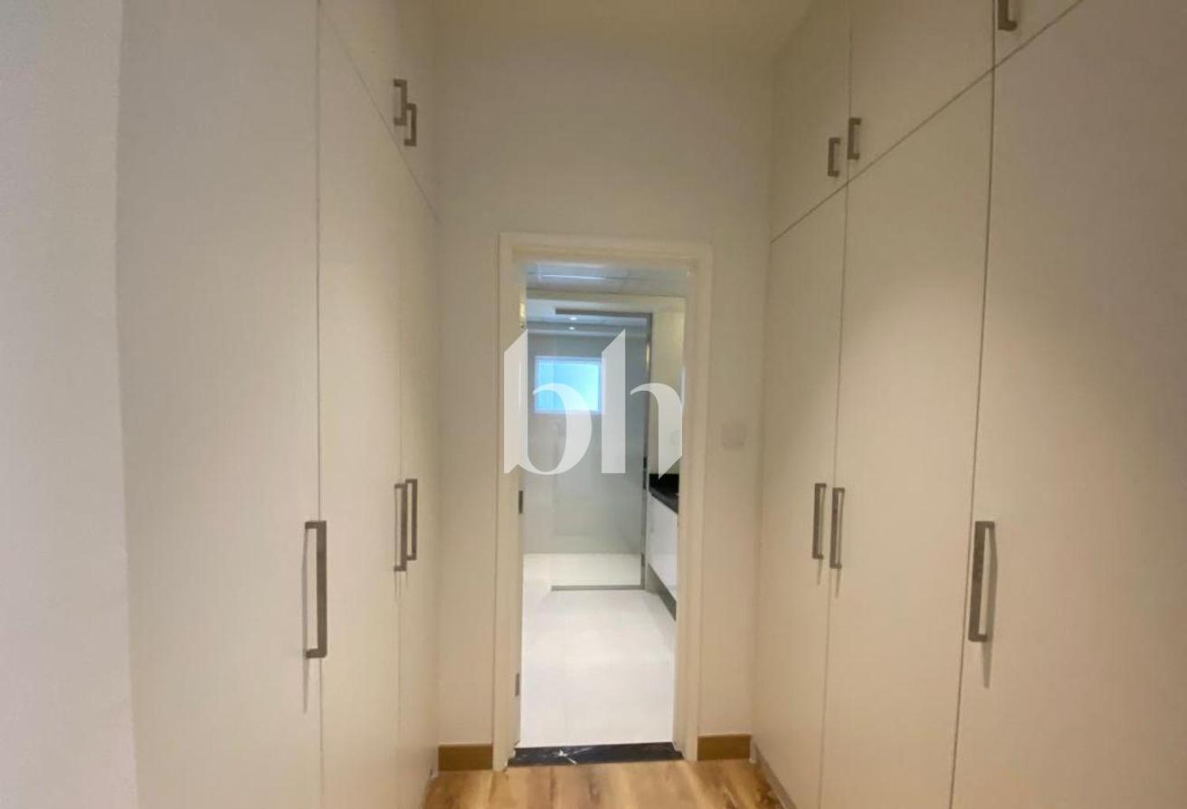 Fully Renovated | Modern | Pool | Gym | Pvt Garden photo 14