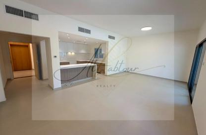 Apartment - 3 Bedrooms - 3 Bathrooms for rent in The Gardens Building 28 - The Gardens Buildings - The Gardens - Dubai