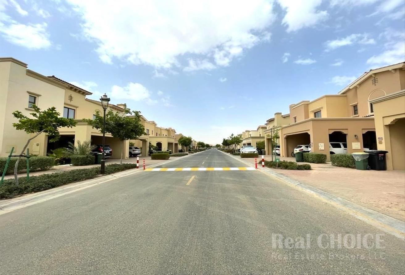 Spacious| Exclusive Community | Private Garden photo 20