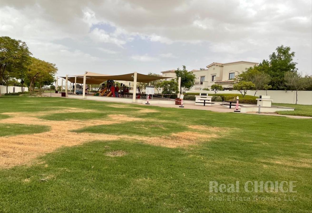 Spacious| Exclusive Community | Private Garden photo 19