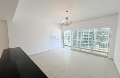 Apartment - 1 Bathroom for rent in Burj Al Nujoom - Downtown Dubai - Dubai Apartment - 1 Bathroom for rent in Burj Al Nujoom - Downtown Dubai - Dubai