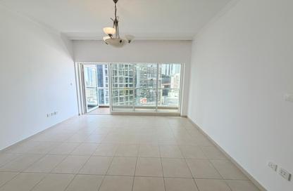 Apartment - Studio - 1 Bathroom for rent in Burj Al Nujoom - Downtown Dubai - Dubai