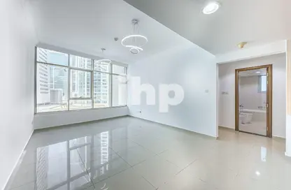 شقة - 2 غرف نوم - 2 حمامات للايجار في برج أونتاريو - الخليج التجاري - دبي