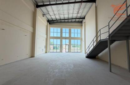 Show Room - Studio - 2 Bathrooms for rent in Seih Al Uraibi - Ras Al Khaimah