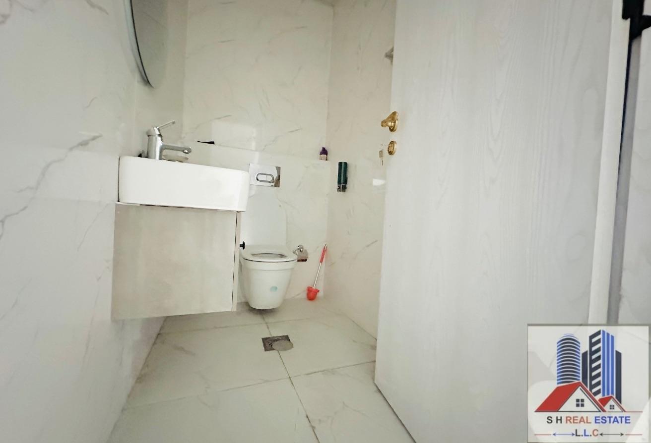 1 BR Apartment With Close Kitchen And Big Living photo 5