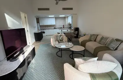 شقة - غرفة نوم - 2 حمامات للايجار في نورتون كورت 3 - قاعة نورتون - موتور سيتي - دبي