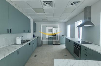 Villa - 4 Bedrooms - 5 Bathrooms for rent in Jumeirah 1 Villas - Jumeirah 1 - Jumeirah - Dubai Villa - 4 Bedrooms - 5 Bathrooms for rent in Jumeirah 1 Villas - Jumeirah 1 - Jumeirah - Dubai