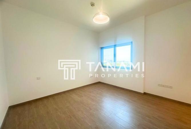 Modern Studio | Spacious | Unfurnished photo 2
