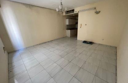 Apartment - Studio - 1 for rent in Abu Jemeza Building 2 - Al Mareija - Al Gharb - Sharjah Apartment - Studio - 1 for rent in Abu Jemeza Building 2 - Al Mareija - Al Gharb - Sharjah