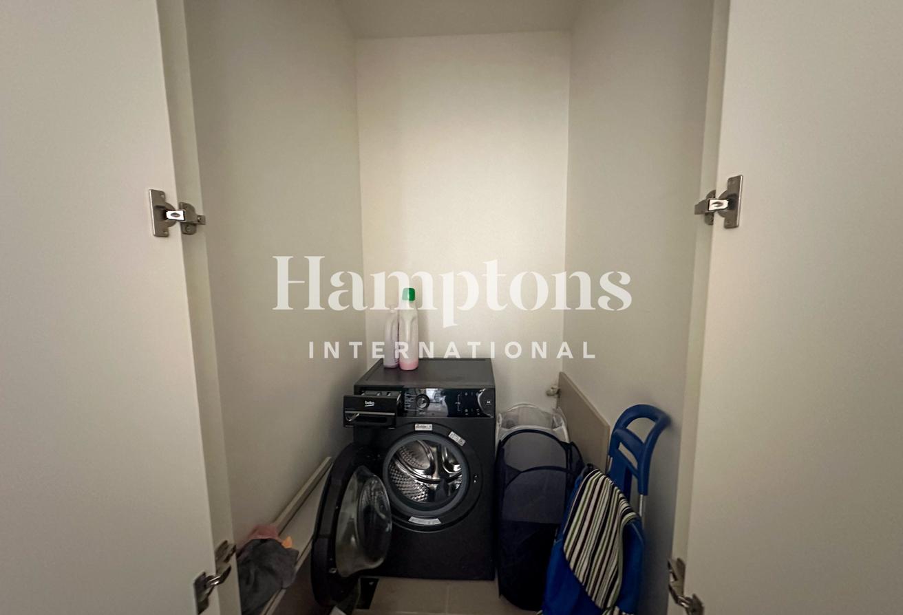Fully Furnished | High Floor | vacant photo 10